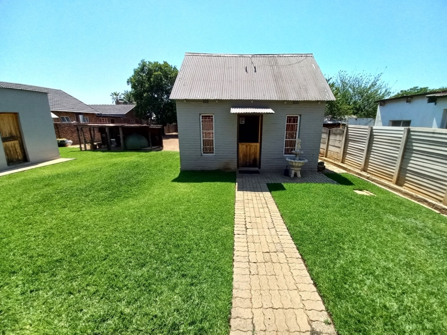 2 Bedroom Property for Sale in Potchefstroom North West